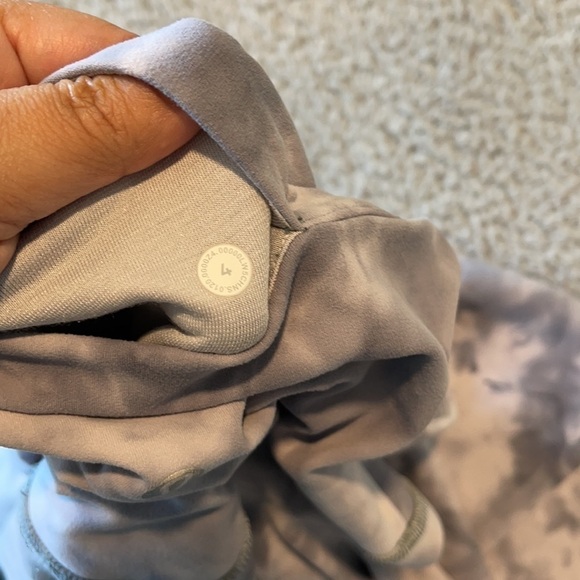 Lululemon Align Pant 28 Criss Cross Waist
Diamond Dye Stargaze Pitch Grey size 4 - Picture 8 of 10